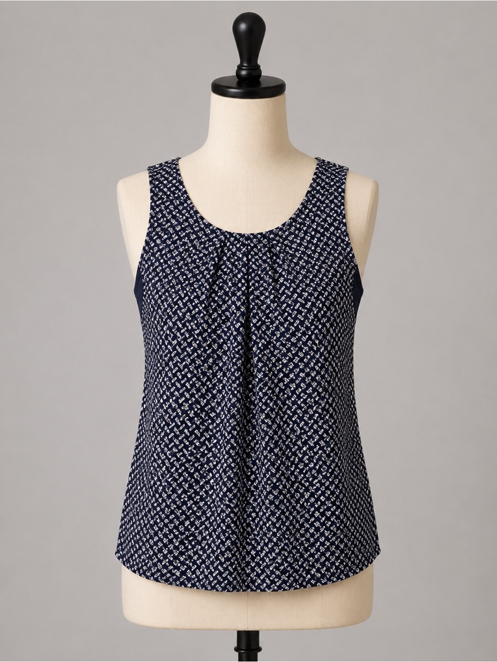 New York & Company Navy and White Sleeveless Geometric Pleat Blouse